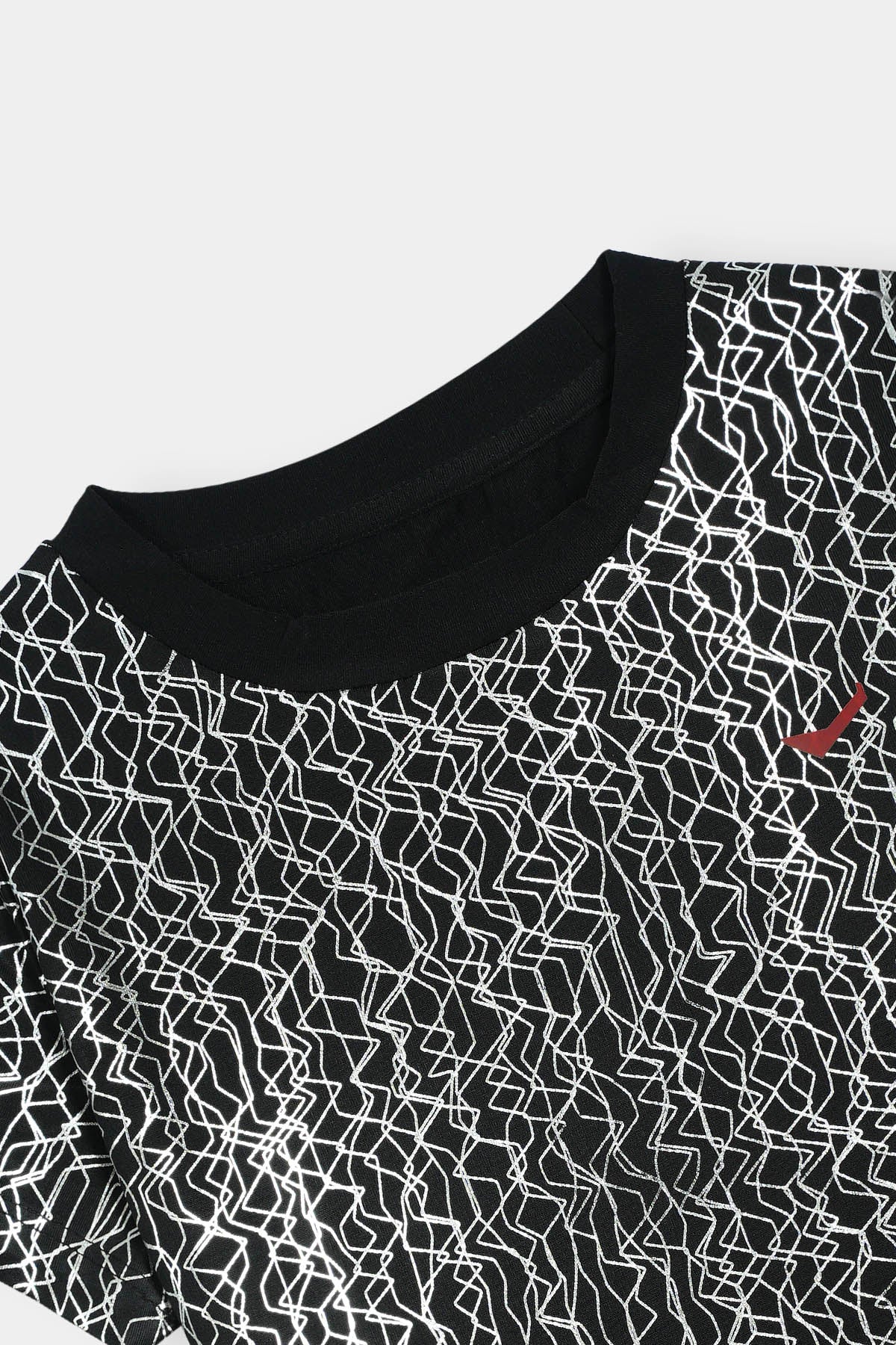 Women Black T-Shirt with White Abstract Line Pattern – Urban Graphic Style