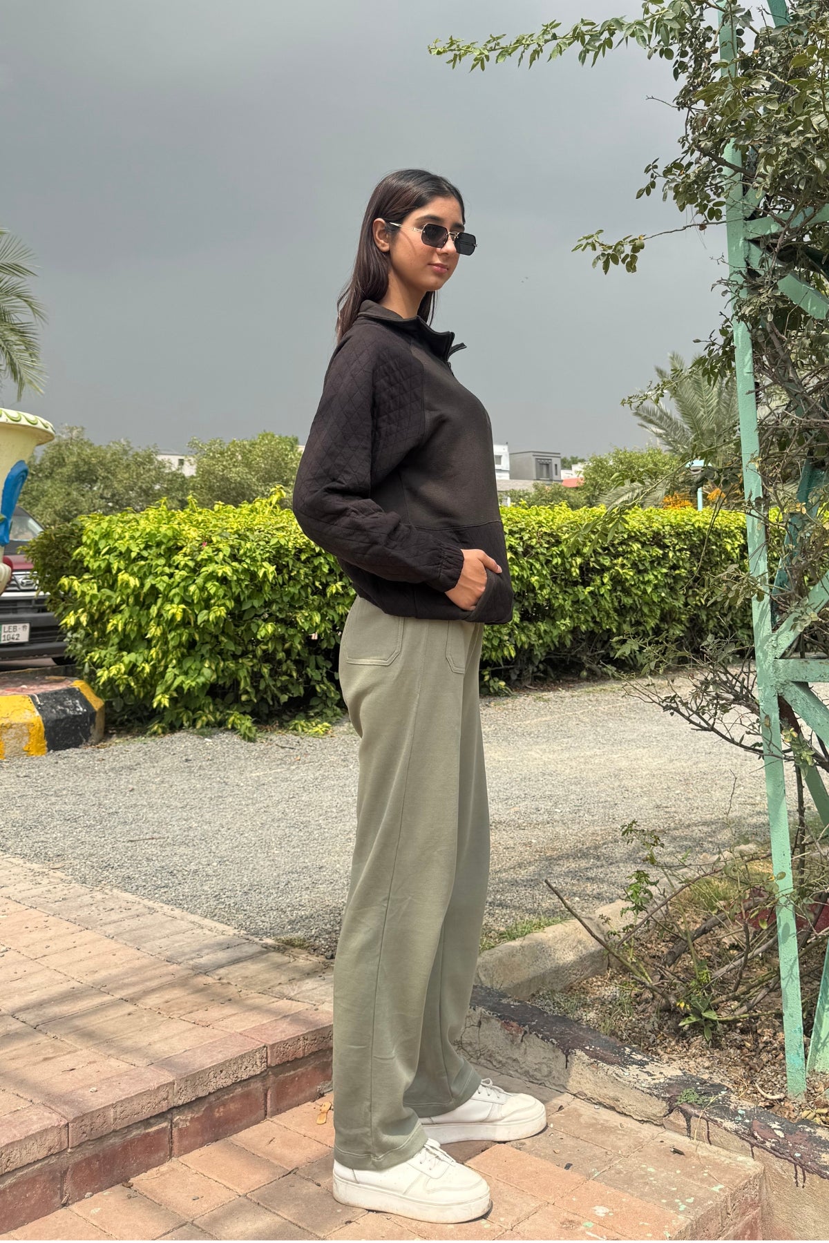 Half-Zipper and Black Panel Design & Green Color and Regular Fit Trouser