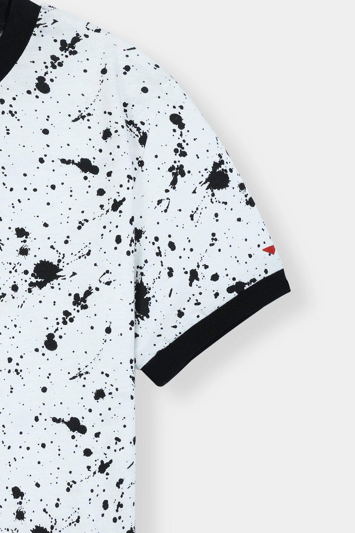Women' White T-Shirt with Black Paint Splatter Print – Modern Art Style