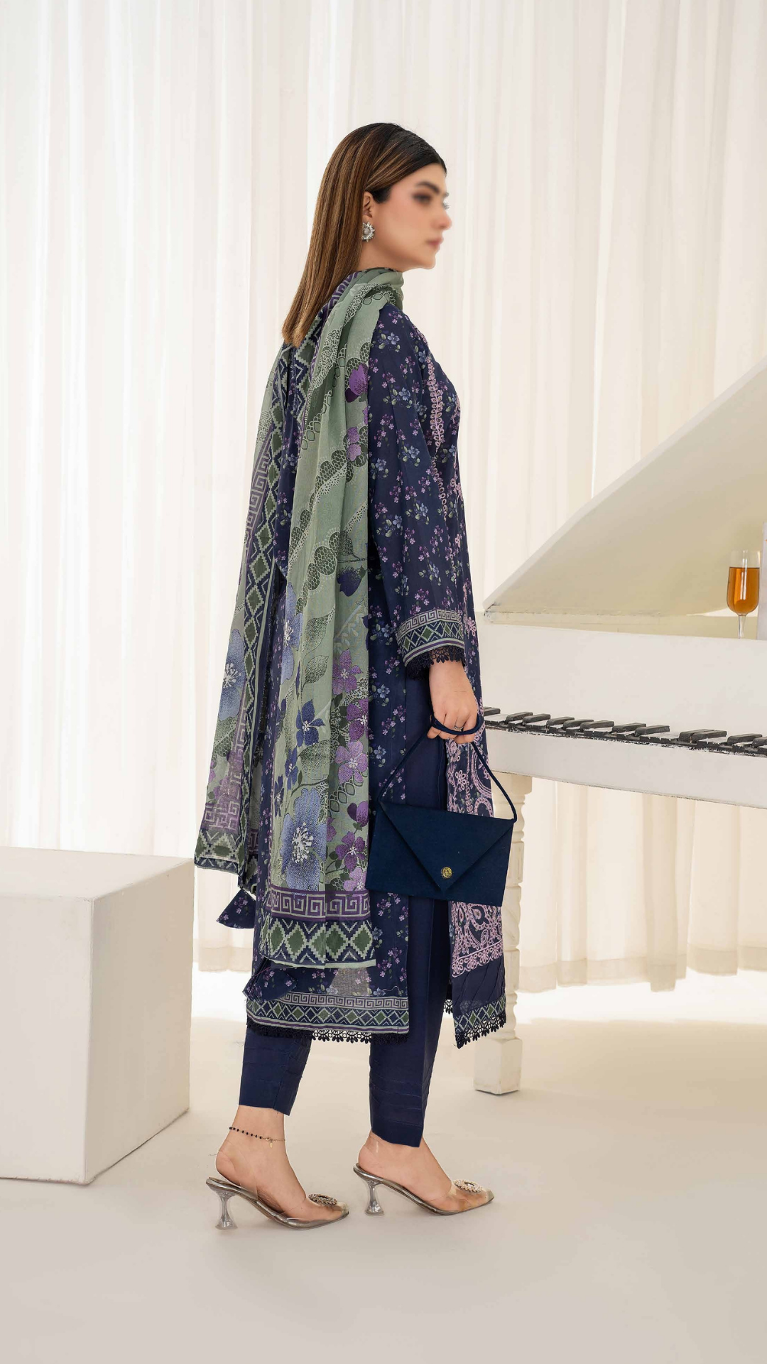 3 PC Embroided Lawn - LLS - 3