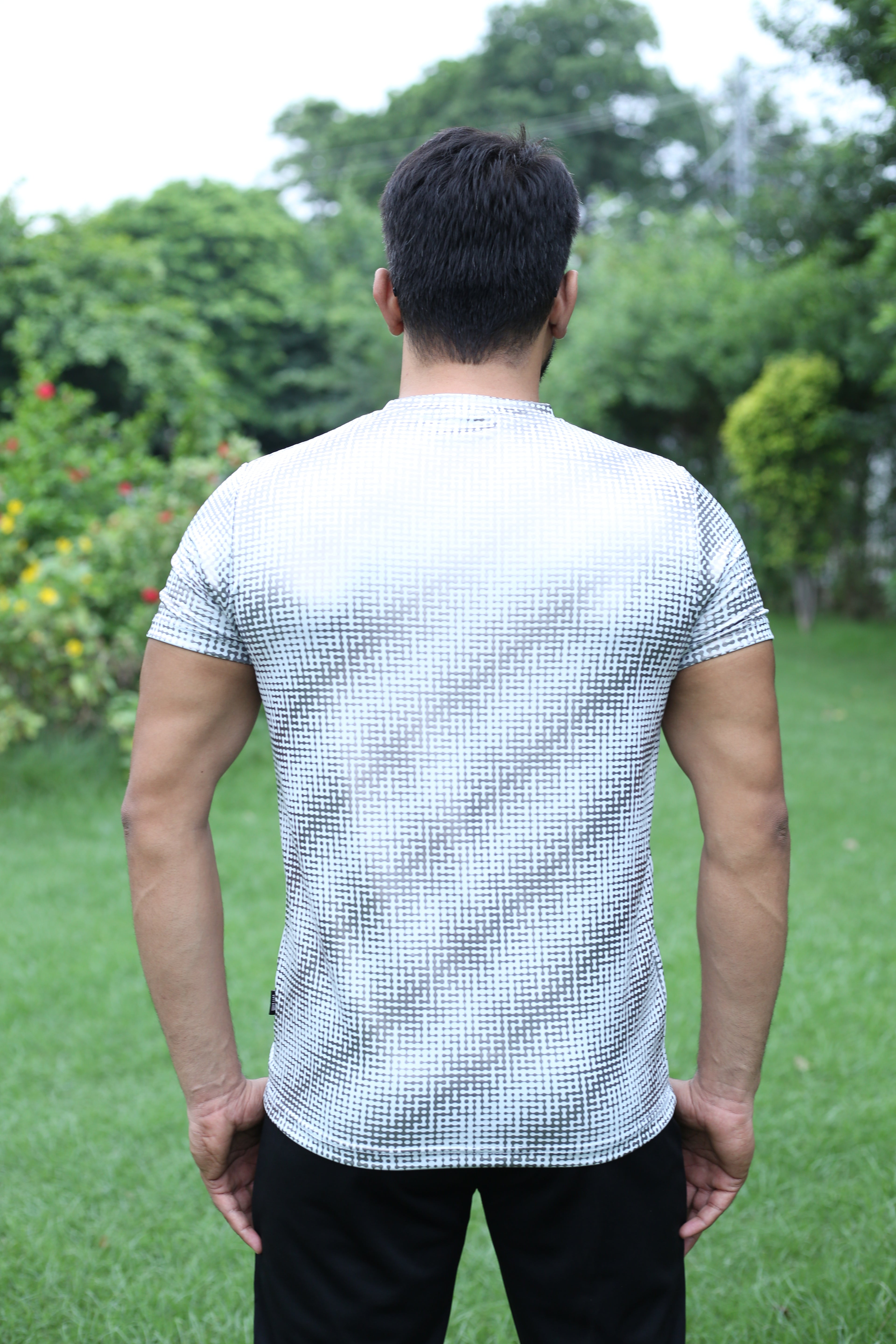 Men’s Slim-Fit Digital Grid Pattern T-Shirt – White & Black