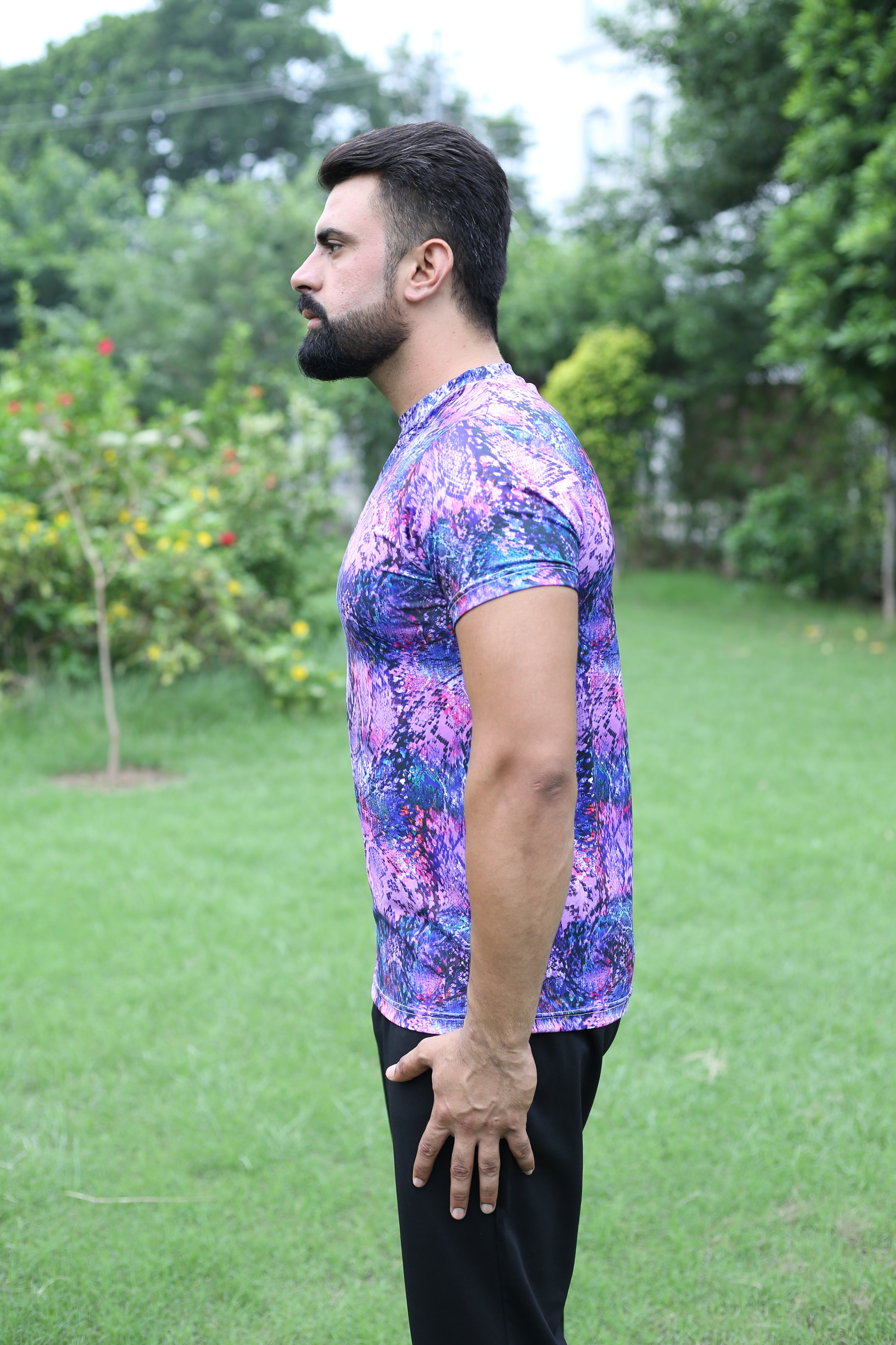 Men’s Vibrant Abstract Athletic T-Shirt – Purple Fusion Print